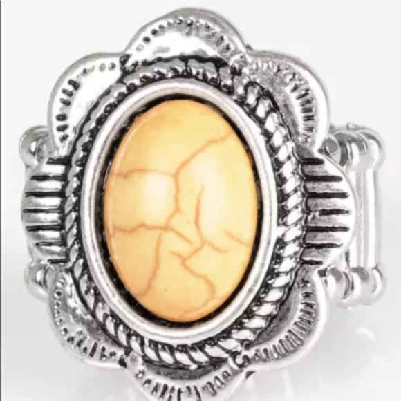 Paparazzi Summer Paradise Yellow Ring NWT - Picture 1 of 3